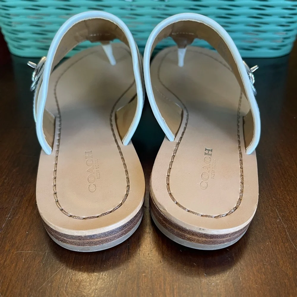COACH Eileen Turn lock Slide Sandals Flip Flops SZ 6.5 B Color White